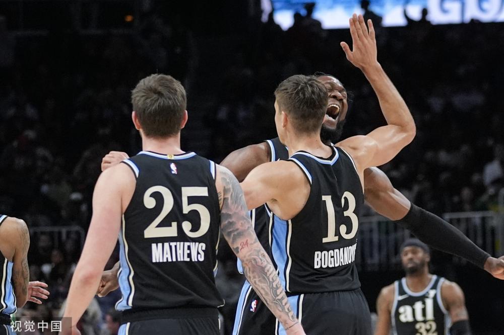 她的成功激 她的成功激